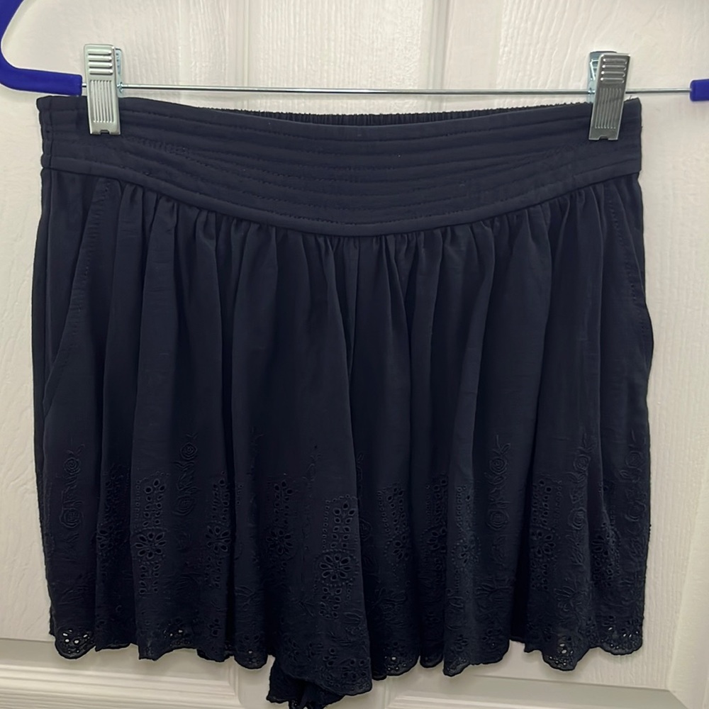 Rebecca Taylor Embroidered Shorts. Size 6